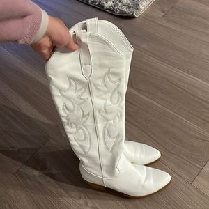 White boots !! Taylor Swift Eras Tour !!